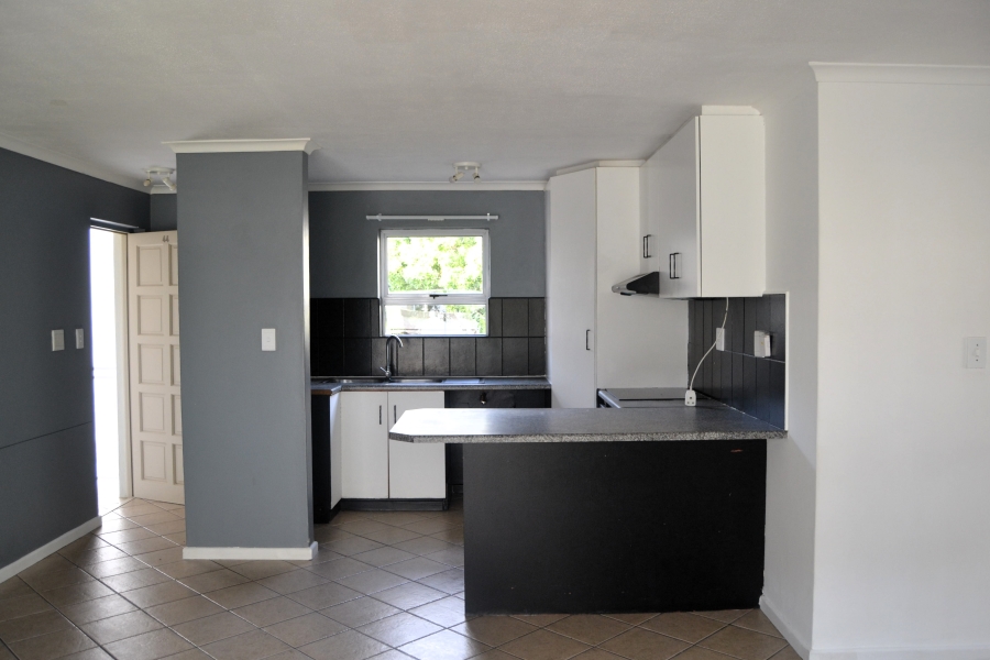 To Let 2 Bedroom Property for Rent in Whispering Pines Western Cape